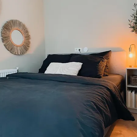 Old Town City Centre Apartment *