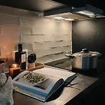 Old Town City Centre Apartment *